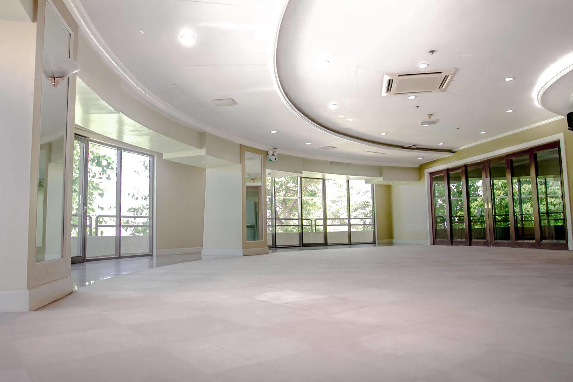 Eugenio Lopez Center Hotel Antipolo Exterior foto